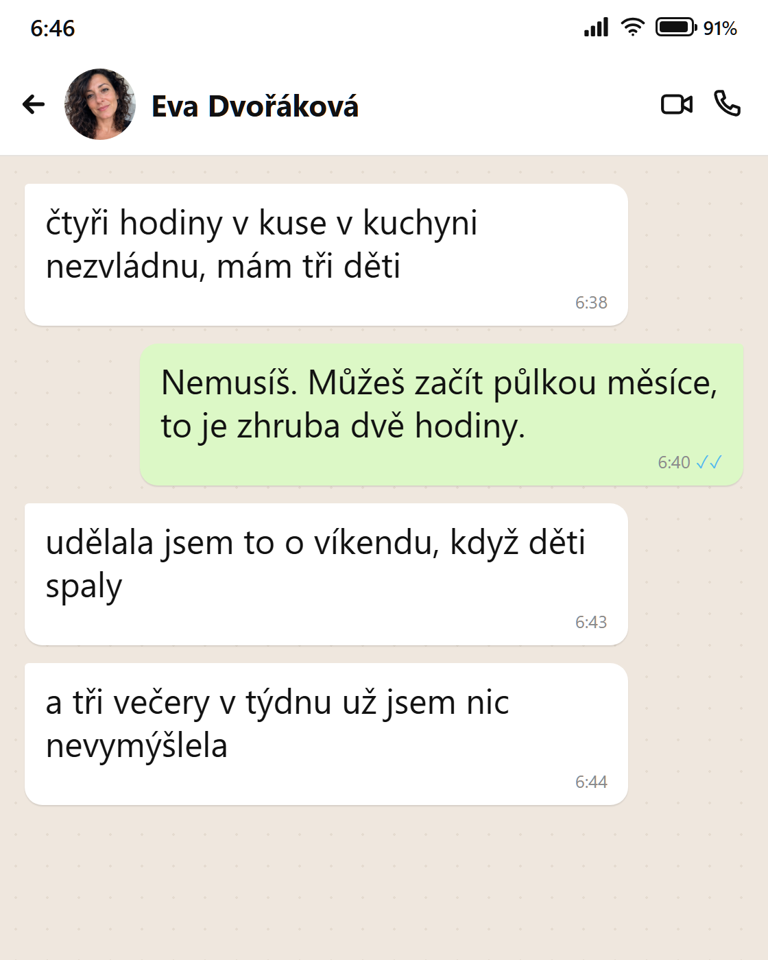 Zpráva od Evy: tři děti a půlka měsíce